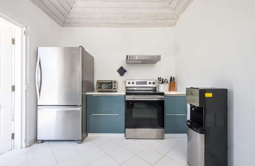 Savannah Sound House | As seen on Bahamas Life! Newly Remodeled Windermere Beach House w/Pool, Club