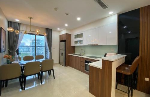 Cau Giay Apartment | Asahi Luxstay - Golden Park Big corner Apartment with Cầu Giấy park view