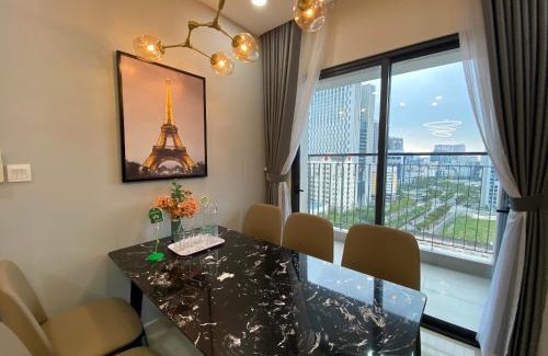 Cau Giay Apartment | Asahi Luxstay - Golden Park Big corner Apartment with Cầu Giấy park view