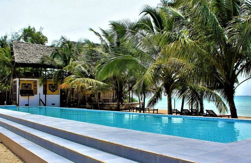 Fukuchani House | Asante Sana Beach Cottages - Beachfront Cottage