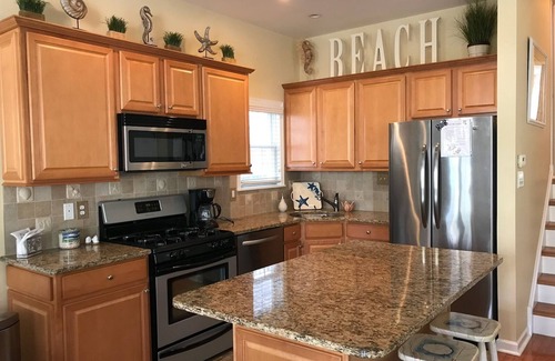 Gold Coast Condo | ASBURY RETREAT 1.5 blocks from beach! 3220 Asbury Ave 1st Flr 3 br/2ba