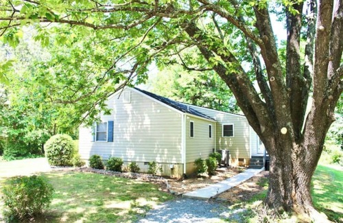 Afton House | Ash Tree Cottage