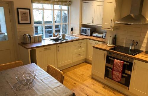 Staveley House | Ashdene Cottage with secure 'sun trap' garden
