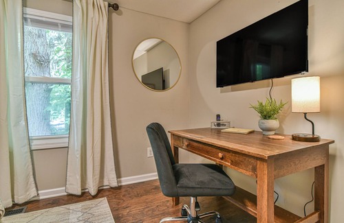 Alexander House | Asheville Creekside, 15 mins 2 Downtown, Hot Tub/Fire Pit/Fenced Yard for dogs!