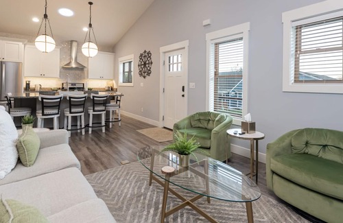 Fairview House | Asheville Getaway- Feel the Luxury