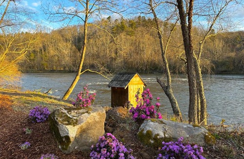 Arden Hotel | Asheville River Cabins