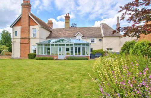 Stowmarket House | Ashfield Place Farm by Group Retreats