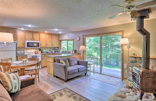 Paradise Estates Cottage | Ashford Cabin With Hot Tub & Big Creek Views!