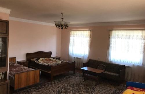 Chʼiva Bed & Breakfast | Ashot & Gohar B&B