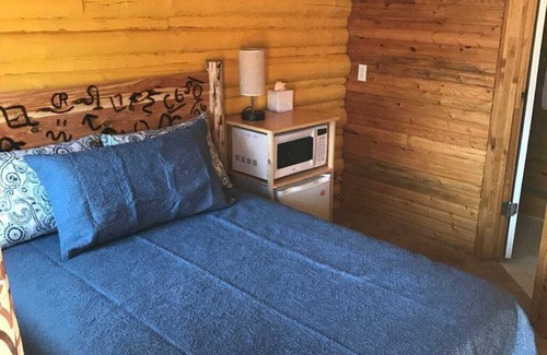 Ashton House | Ashton Historic Log Cabins 6