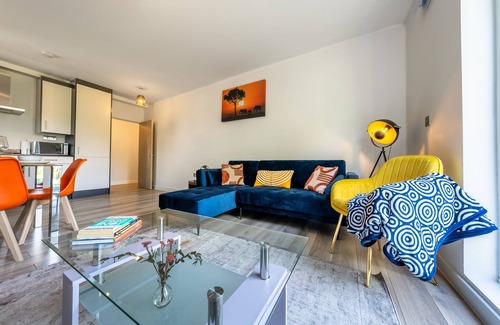 Staines Apartment | Ashview 8 - Heathrow - Business - Free Parking