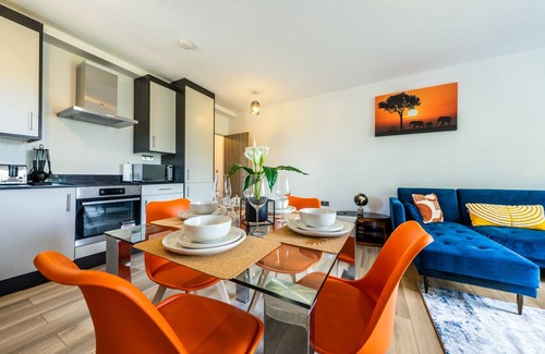 Staines Apartment | Ashview 8 - Heathrow - Business - Free Parking