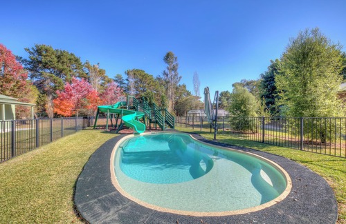 Bright House | Ashwood Alpine House is great for your family getaway in beautiful Bright!