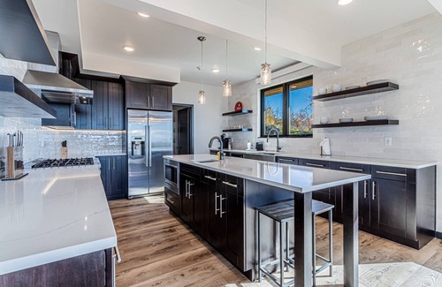 Old Town House | Ask About Monthly Rates for Our Dog Friendly Unit! Panoramic Views, 7 Mi to Resort, Decks-Gym-Garage