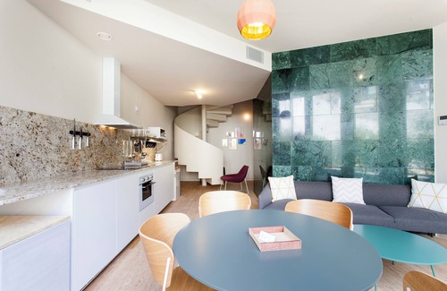 L'Antiga Esquerra de l'Eixample Apartment | Aspasios City Oasis Apartments