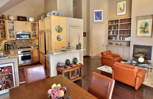 West End Condo | Aspen Core Penthouse Condo - 2br/2ba - Huge Balcony - Quiet Building - LOOK!