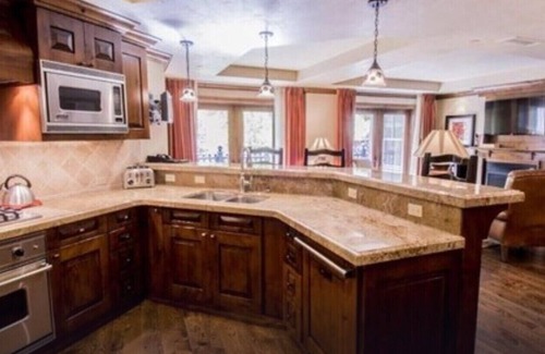 Downtown Condo | ASPEN GRAND HYATT 2 bedroom 2 bath, in Aspen’s front row 1 to block gondola.