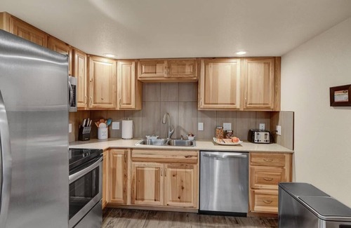 Woodland Park Ski Chalet | Aspen Grove Chalet - Colorado living dream