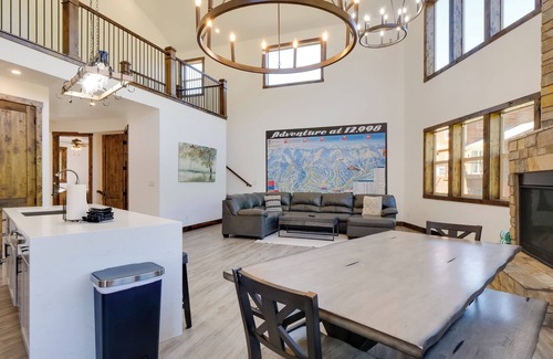 Blue River House | Aspen Grove Views: Spacious Duplex 5 Mi to Breck