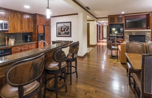 Aspen Condo | Aspen Ritz-carlton 3 Bedroom Residence - Ski In, Ski-out