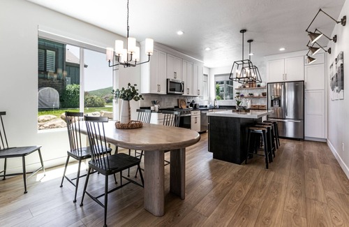 Midway House | ^Aspen Run - Your Modern Mountain Escape^