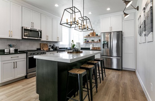 Midway House | ^Aspen Run - Your Modern Mountain Escape^