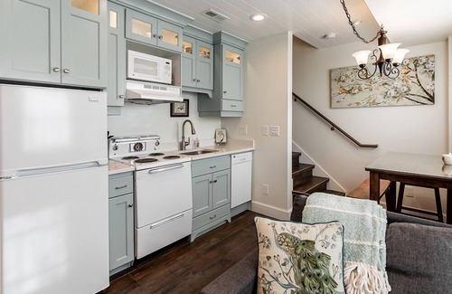 Central Business District Hotel | Aspenwood Manor South