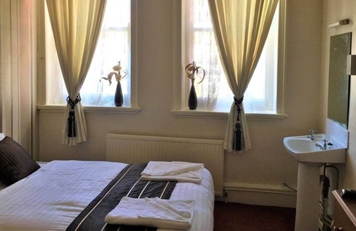 Middleton House | Assheton Arms Hotel