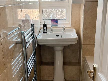 Swiss Cottage Apartment | Asthet London Spacious 3 Bed Duplex Near City Center