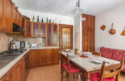 Asti Apartment | Asti Lovely Apt - Private Parking & Balconies