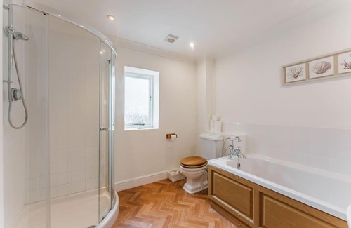 Holt House | Astley House - Norfolk Cottage Agency