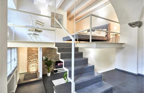 Citta Alta Apartment | ASTRA-Modern Loft Cathedral View