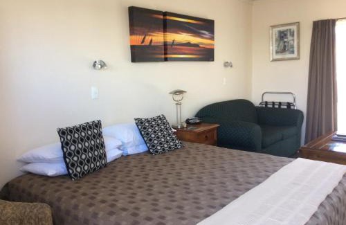 Paraparaumu Beach Hotel | ASURE Kapiti Court Motel