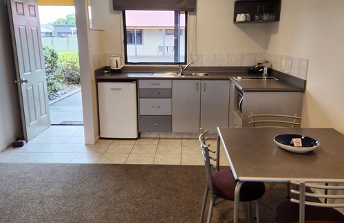 Greytown Hotel | ASURE Oak Estate Motor Lodge