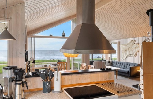 Hasmark Strand House | "Aswith" - 5m from the sea by Interhome