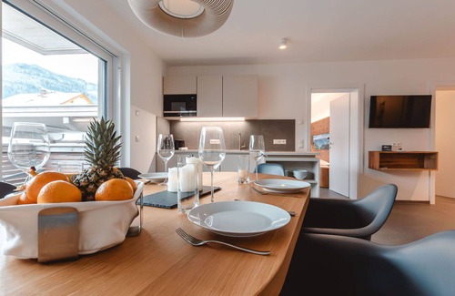 Gries Apartment | Lovely apartment for 8 guests with WIFI, TV, terrace and pets allowed