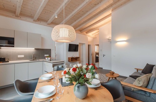 Gries Apartment | Cosy apartment for 8 people with WIFI, TV, balcony and pets allowed