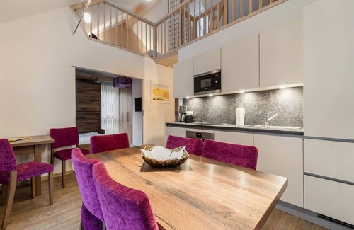 Gries Apartment | Unique apartment with a loft and a balcony