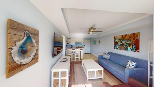 North Litchfield Beach House | At the Beach 1 Bedroom 1 Bath Summer House 1st Flr