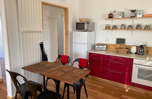 Saint-Henri Apartment | AT THE GATES OF L'ESTAQUE