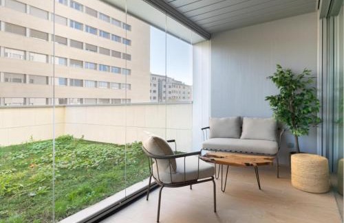Segundo Ensanche Apartment | Atalaya sobre la Medialuna by Clabao
