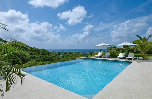 Weston Villa | Atelier House by Fantasia Villas