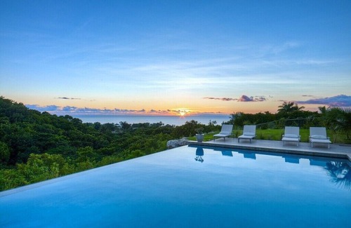 Weston Villa | Atelier House by Fantasia Villas