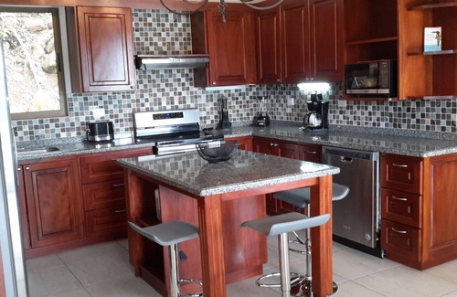 Escobal House | Atenas Birdlovers paradise - Amazing Mountain-Valley Views - Bedrooms with AC