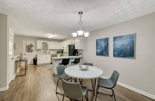 Smyrna House | ATH - Sleeps 4 - 2 Beds - Pet friendly - CC5
