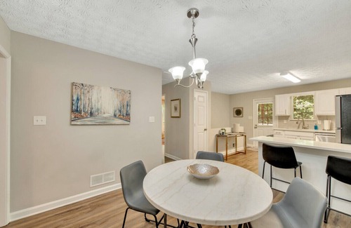 Smyrna House | ATH - Sleeps 4 - 2 Beds - Pet friendly - CC5