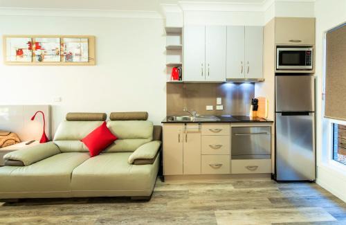 South Toowoomba Hotel | Athena Motel Apartments