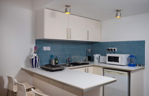 Agios Tychon Apartment | Athenaeum Beach Studio