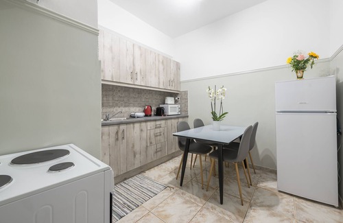 Omonia Apartment | Athens Apartment Nina,1 Minute From Metro Station