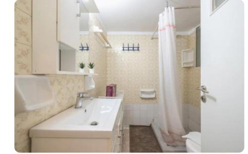 Omonia Apartment | Athens Apartment Nina,1 Minute From Metro Station